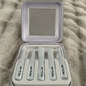 Artis digit brushes never used.